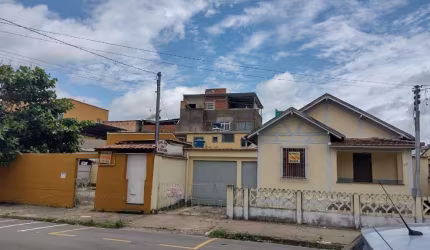 Casa com 4 dormitórios à venda por R$ 990.000,00 - Benfica - Juiz de Fora/MG