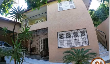 Casa com 6 dormitórios à venda, 290 m² por R$ 550.000,00 - Vila União - Fortaleza/CE
