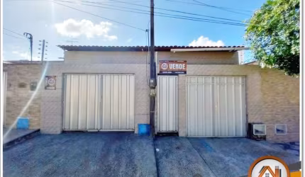 Casa com 2 dormitórios, 200 m² - venda por R$ 190.000,00 ou aluguel por R$ 800,00/mês - Prefeito José Walter - Fortaleza/CE