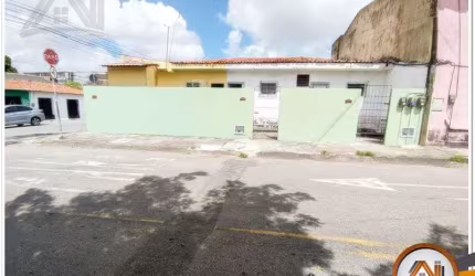 Imóvel com 4 casas, 6 dormitórios à venda, 150 m²- Jóquei Clube - Fortaleza/CE