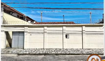 Excelente Casa Plana a Venda no Bairro  Montese