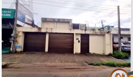 Belíssima Casa a Venda na Av Francisco Sá