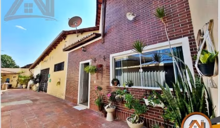 CASA PLANA NO PONTO DE MORAR NO MONTESE, 3 QUARTOS 1 SUITE 3 BANHEIRO 270m² DE AREA CONSTRUIDA POR APENAS $480,000.00