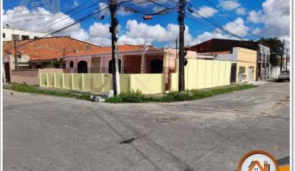 Casa com 4 dormitórios à venda, 200 m² por R$ 400.000,00 - Montese - Fortaleza/CE