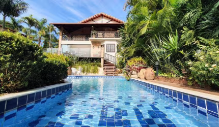 Casa com 4 quartos, no São Pedro - Juiz de Fora - MG
