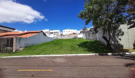 Ótimo terreno plano no Spina Ville