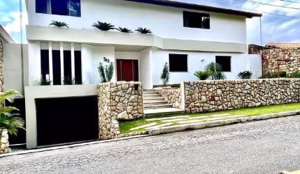 Casa com 5 quartos, no Parque Imperial, aceita financiamento.
