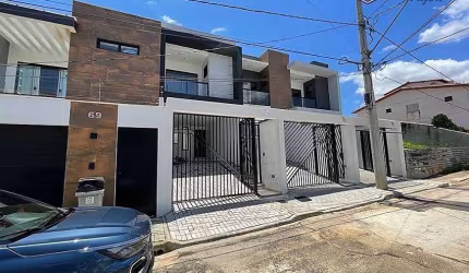 Casa com 3 quartos, no Bairro Aeroporto.