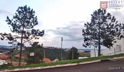 Terreno com 525 m², no Spina Ville, estuda permuta.