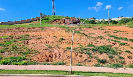 Terreno com 323 m², no Estrela Alta.