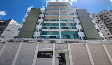 Cobertura de 04 quartos, sendo duas suítes!!!