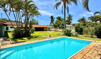 Casa com 3 quartos sendo 1 suíte no Parque Jardim da Serra