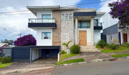 Excelente Casa Duplex no condomínio Residencial Alvim!