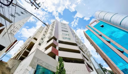 Sala comercial com vaga e no Centro!