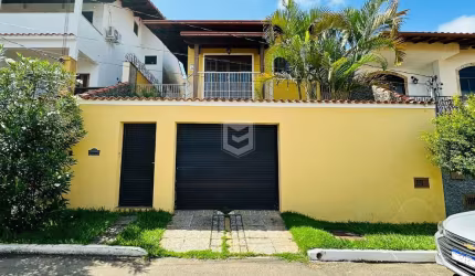 Excelente Casa no Condomínio Azaléia II