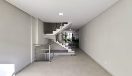 Linda casa duplex no bairro São Pedro!