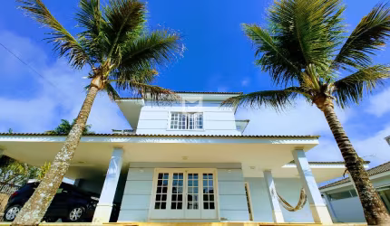 Linda casa com 4 quartos sendo 4 suítes no Spina Ville!