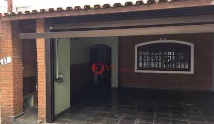 Sobrado com 157 metros quadrados com Sala, Cozinha, 3 dormitórios, 1 suite, 2 B|anheiros, 1 Lavabo e 2 Vagas cobertas