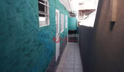 Casa com 2 dorms, sala, cozinha, garagem para 2 carros perto da estação Patriarca