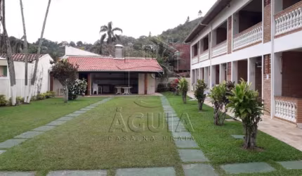Apartamento mobiliado na Praia das Toninhas apenas 80 metros da praia!