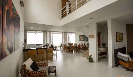 Casa pé na areia de alto padrão em condomínio fechado em Ubatuba!
