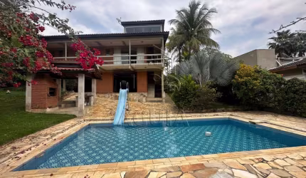 Casa a venda no condomínio das Toninhas!!!!