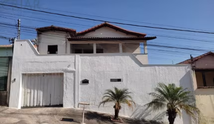 Casa para Venda em Contagem, Arvoredo, 4 dormitórios, 1 suíte, 2 banheiros, 2 vagas