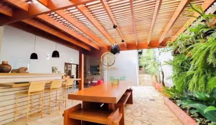 Casa sobrado em condomínio à venda de 360m², 3 dormitórios no Residencial Jatiúc