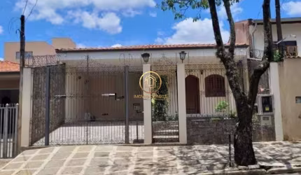 Casa à venda com 3 quartos, 3 banheiros, garagem ampla, próximo ao Shopping Unim
