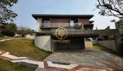 Sobrado de Esquina, com 342m², 4 suítes, à venda no cond Ville Sainte Hélène