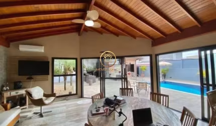 Casa á venda em Ville Sainte Hélène 360.00m², 3 Suítes ,4 vagas e piscina