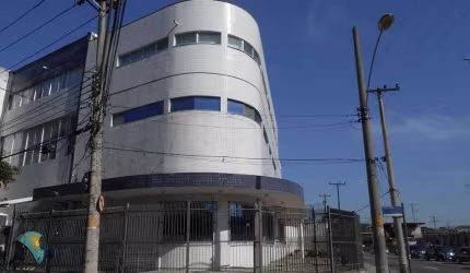 Alugo prédio com 3 pavimentos e ótimas salas Maracanã 502 m2