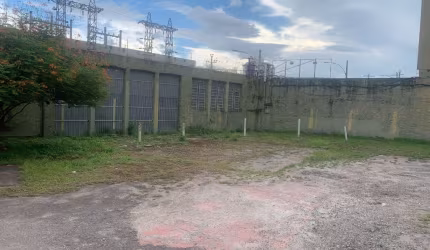 Alugo otimo espaço para estacionamento em Madureira