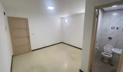 Alugo  ótima Sala com banheiro no no Recreio