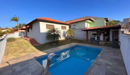 Casa em Jardim dos Pinheiros  -  Atibaia