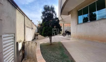 Casa com 3 dormitórios à venda, 203 m² por R$ 750.000,00 - Europa - Contagem/MG