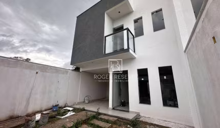 Casa com 3 quartos à venda, 162 m² por R$ 600.000