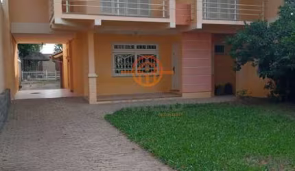 SOBRADO C/ 3 DORMITÓRIOS SENDO 1 SUÍTE ÁREA DE 415,00m² AO LADO DA AV. MAUÁ
