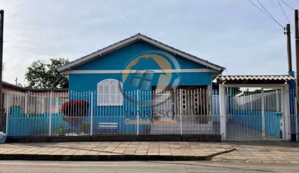 CASA DE ALVENARIA AMPLA COM PISCINA EM ÓTIMA LOCALIZAÇÃO