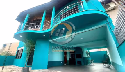 SOBRADO DE ALTO PADRÃO AO LADO DO CENTRO DA CIDADE