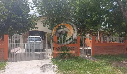 LINDA CASA COM PÁTIO AMPLO DE 420,00m² E 3 DORMITÓRIOS