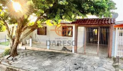 LINDA CASA DE ALVENARIA C/ 3 DORMITÓRIOS EM LOCALIZAÇÃO PRIVILEGIADA