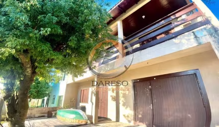 LINDO SOBRADO DE ALVENARIA C/ SUÍTE E 2 DORM. EM ÓTIMA LOCALIZAÇÃO