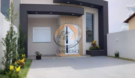 LINDA CASA COM 2 DORMITÓRIOS E 1 SUÍTE NO LOT. BELA VISTA