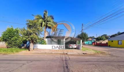 CASA COM 3 DORM EM TERRENO DE ESQUINA AO LADO DA AV. JOÃO PEREIRA DE VARGAS