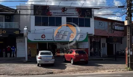SALA COMERCIAL DE 180,00m² COM FRENTE PARA AV. JUSTINO CAMBOIM