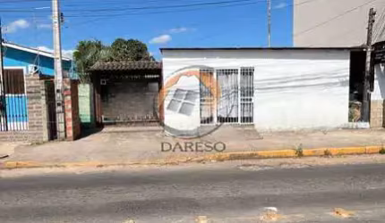 CASA ALVENARIA RESIDENCIAL COM SALA COMERCIAL EM LOCALIZAÇÃO PRIVILEGIADA