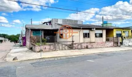 LINDA CASA DE ESQUINA C/ 3 DORM. E ÓTIMA LOCALIZAÇÃO