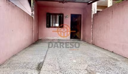 LINDO SOBRADO DE 2 DORM. C/ PÁTIO NA FRENTE E FUNDOS EM ÓTIMA LOCALIZAÇÃO