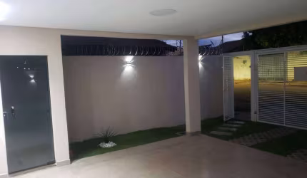 Linda casa com 1 suite e 2 quartos. Asfalto.